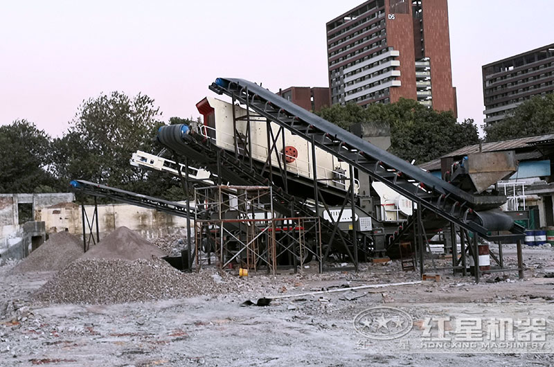 移動式粉碎機(jī)處理建筑垃圾
