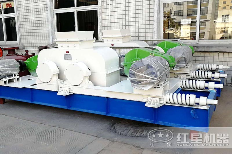 每小時(shí)200噸對(duì)輥制砂機(jī)多少錢(qián)一臺(tái)？附型號(hào)和技術(shù)參數(shù)