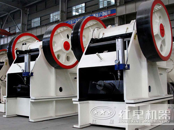 大型石頭顎破碎機(jī)市價(jià)多錢(qián)？（內(nèi)附高清顎破作業(yè)視頻）