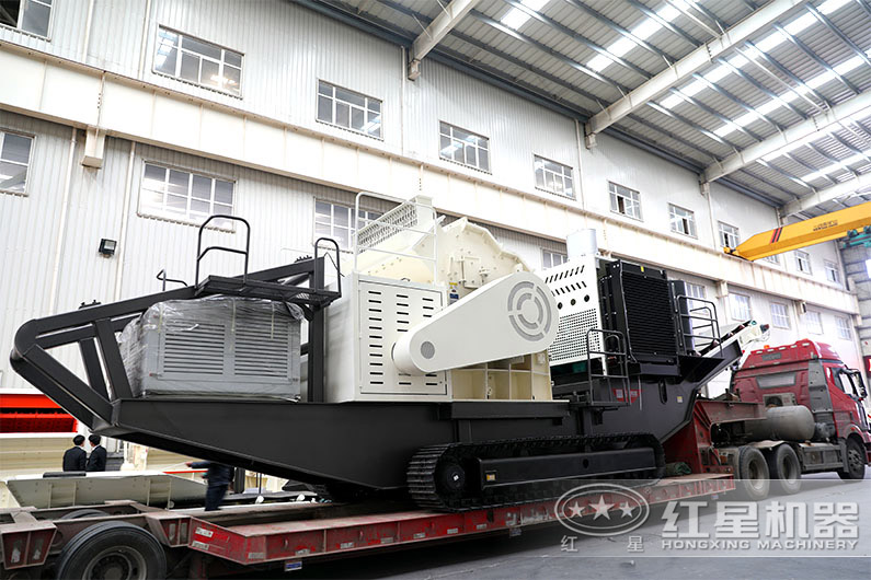 山東又一移動河卵石制砂機裝車發(fā)貨，即將奔赴夜場