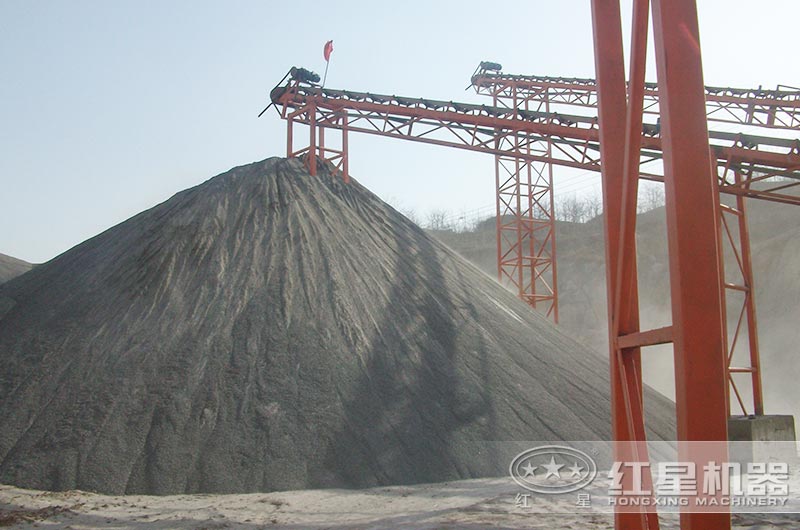 沙場專業(yè)磨砂機，移動的更高產(chǎn)環(huán)保