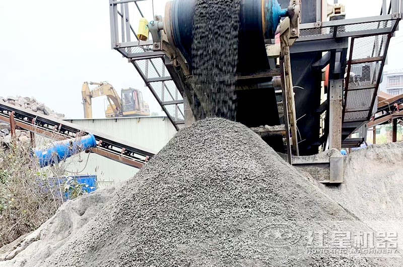 把握商機的用戶大規(guī)模粉碎建筑垃圾現場