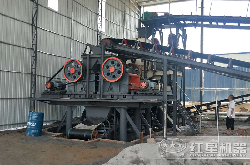 顎式碎裂設(shè)備的顎板有什么作用？宜采用哪種材料制作？